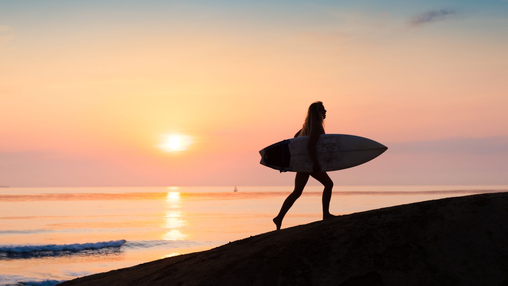 surfing waikiki beach